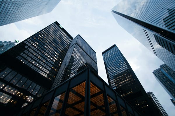 Investment Banking vs. Private Equity : Key Differences